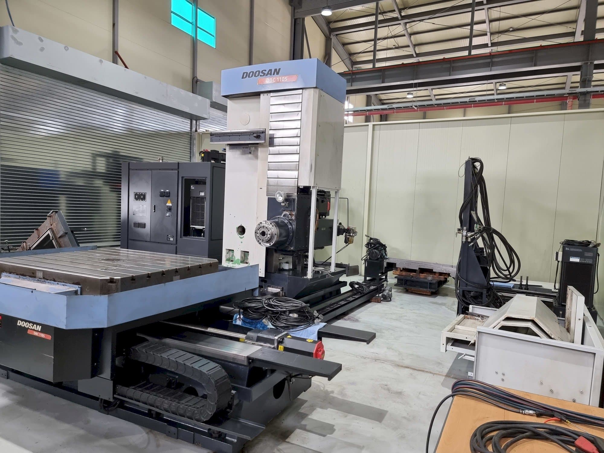 Frontansicht der Doosan DBC 110S Maschine