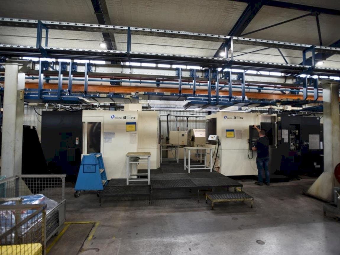 Frontansicht der Makino a61nx Pro 6 Maschine