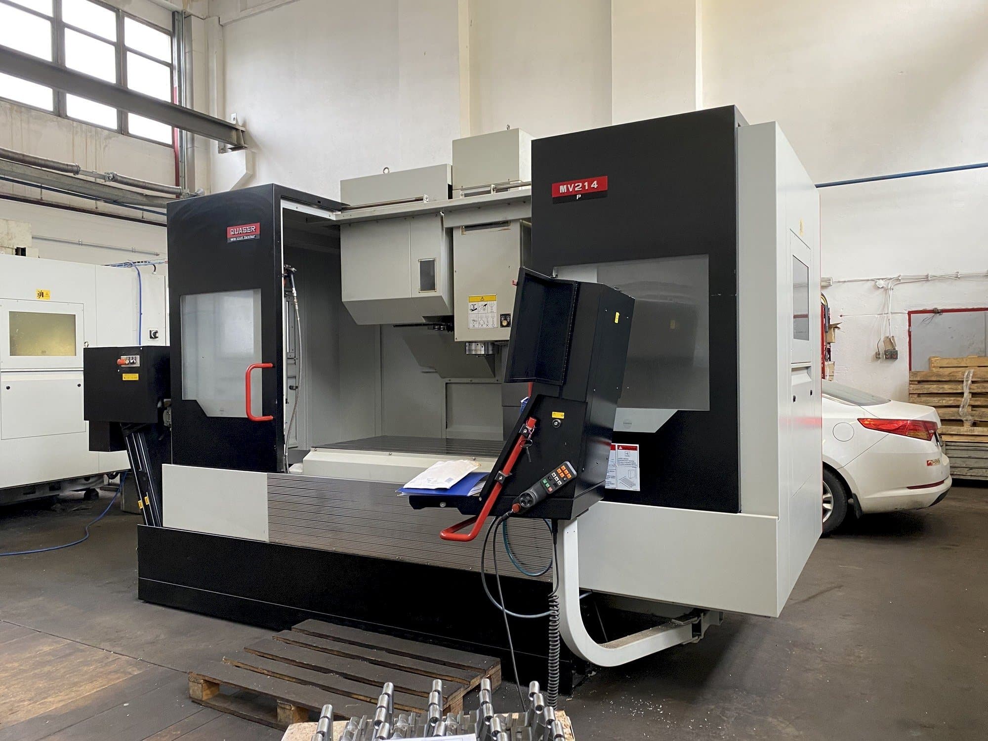 Frontansicht der Quaser MV214P/12B  Maschine