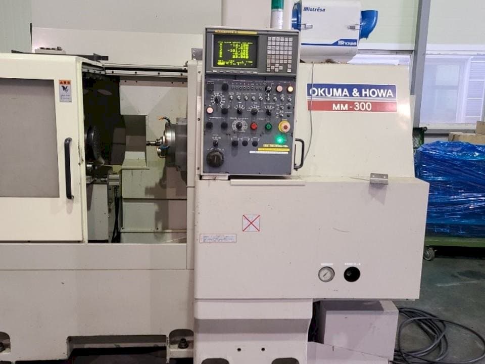 Frontansicht der OKUMA&HOWA MM-300  Maschine