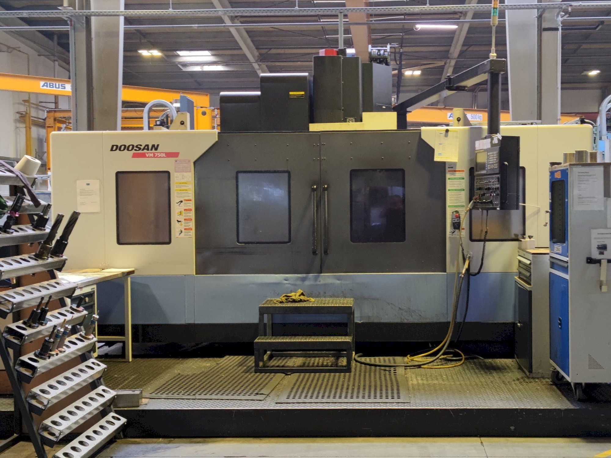 Frontansicht der Doosan VM 750L  Maschine
