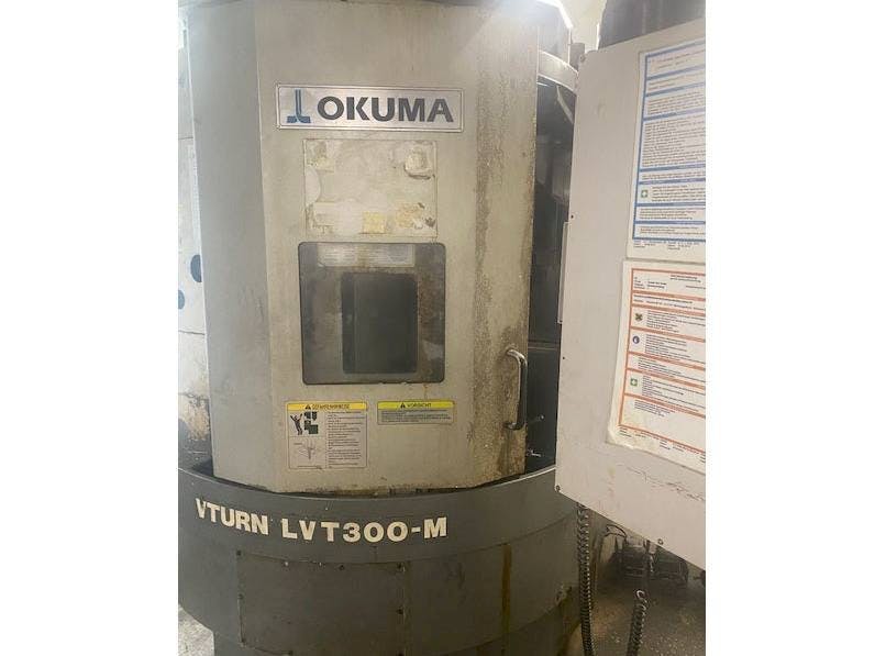 Frontansicht der Okuma LVT300M  Maschine