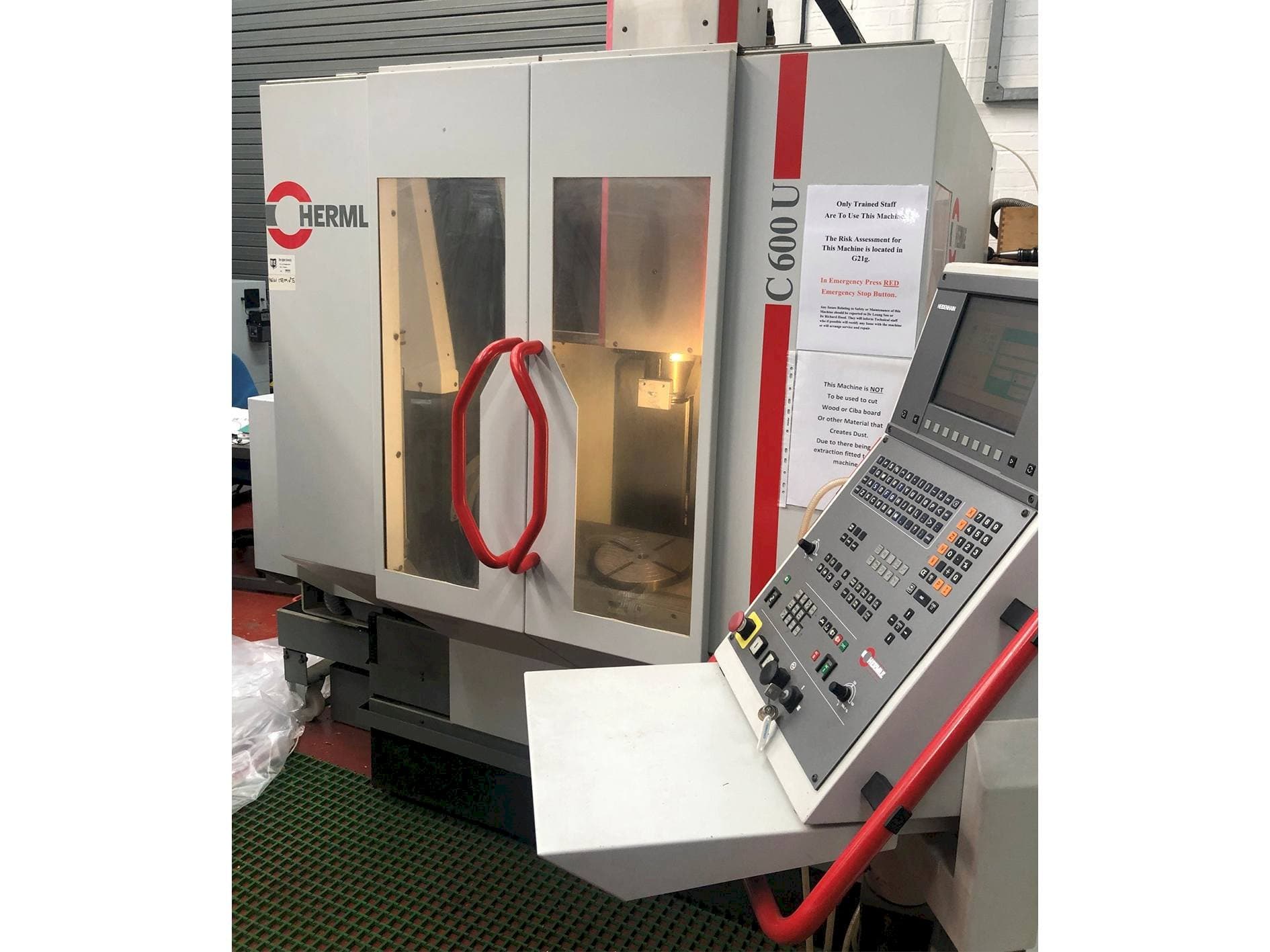 Frontansicht der HERMLE B 600 U Maschine
