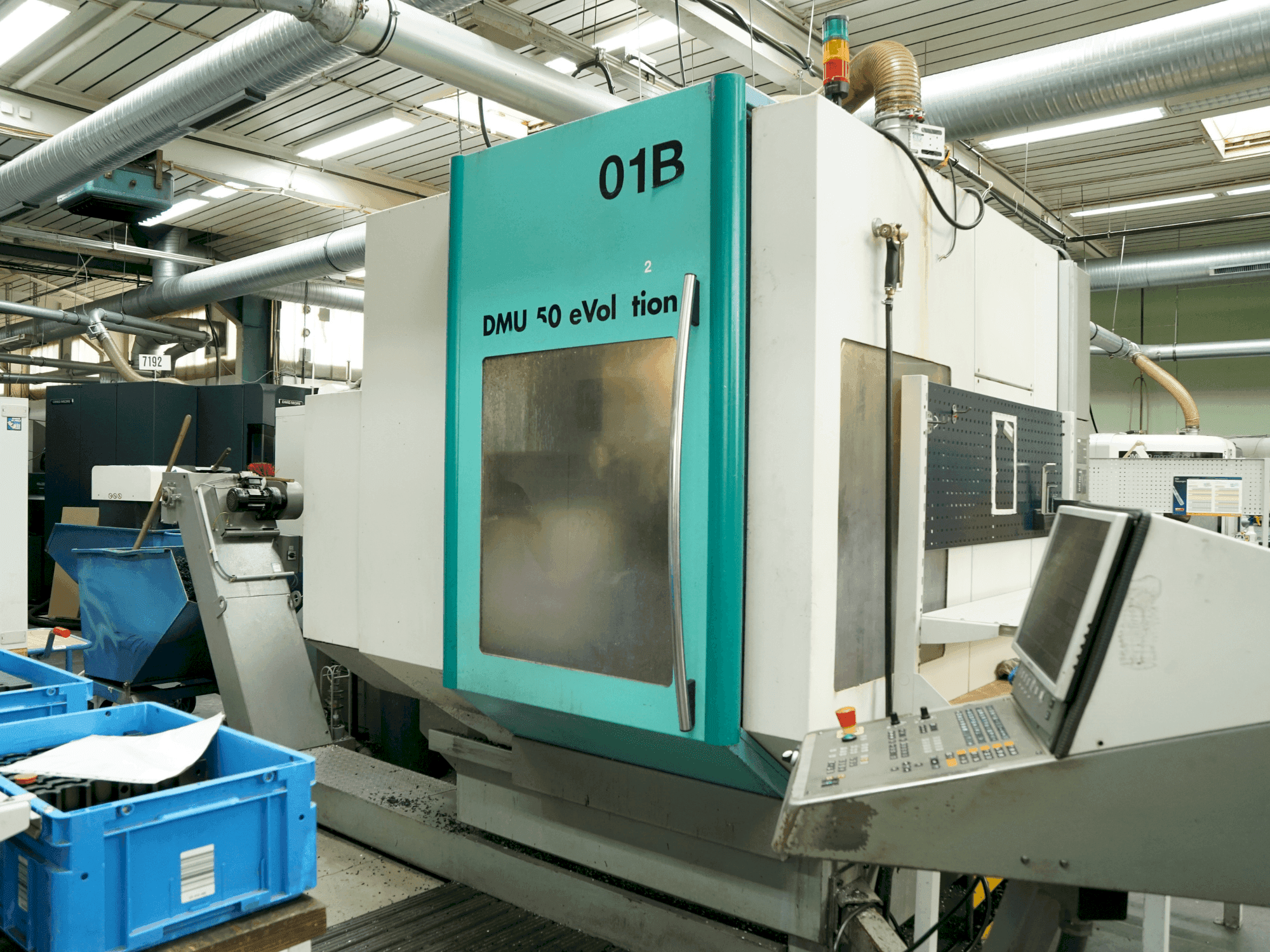 Frontansicht der DECKEL MAHO DMU 50 Evolution (2000)  Maschine