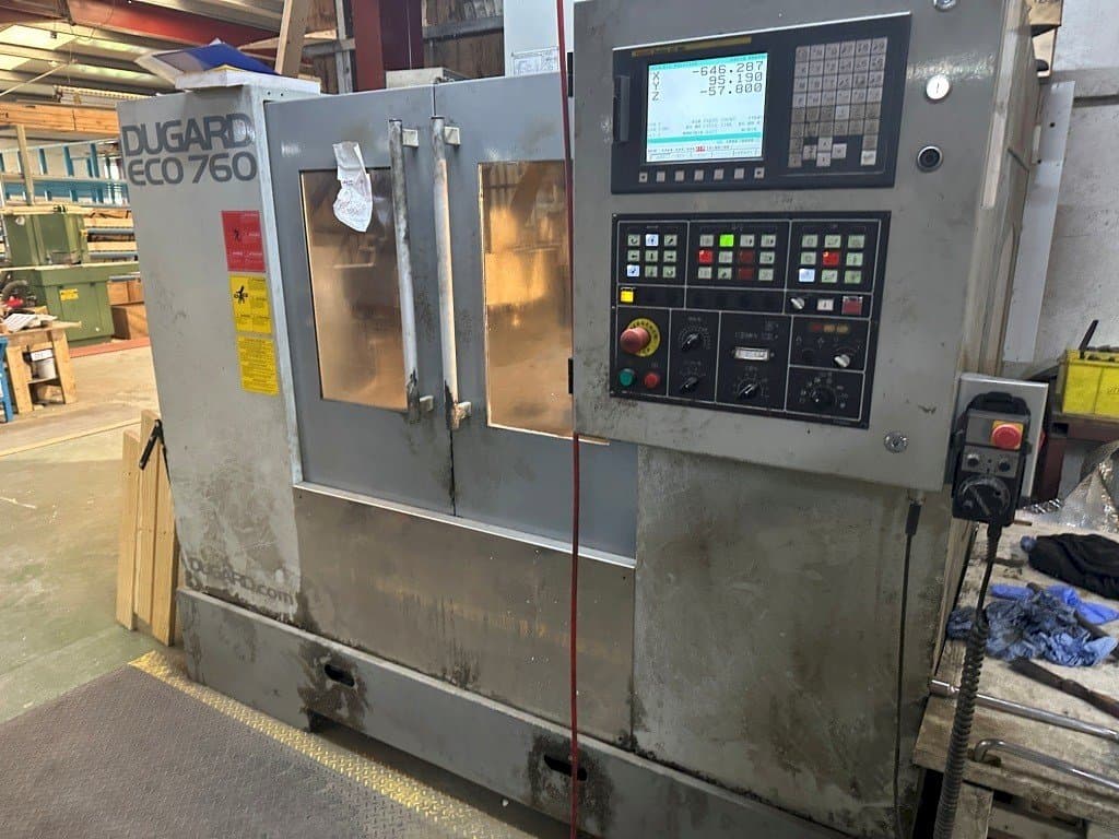 Frontansicht der Dugard Eagle ECO 760 Maschine