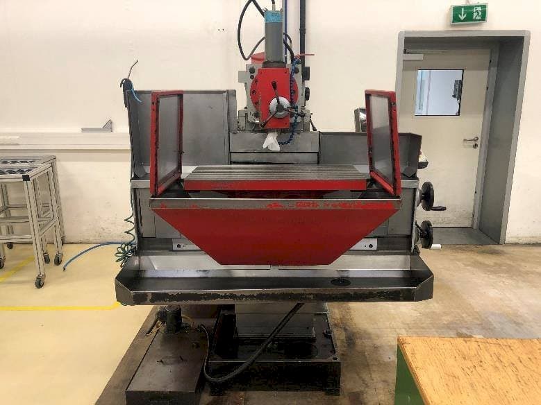 Frontansicht der EMCO FB5 Maschine