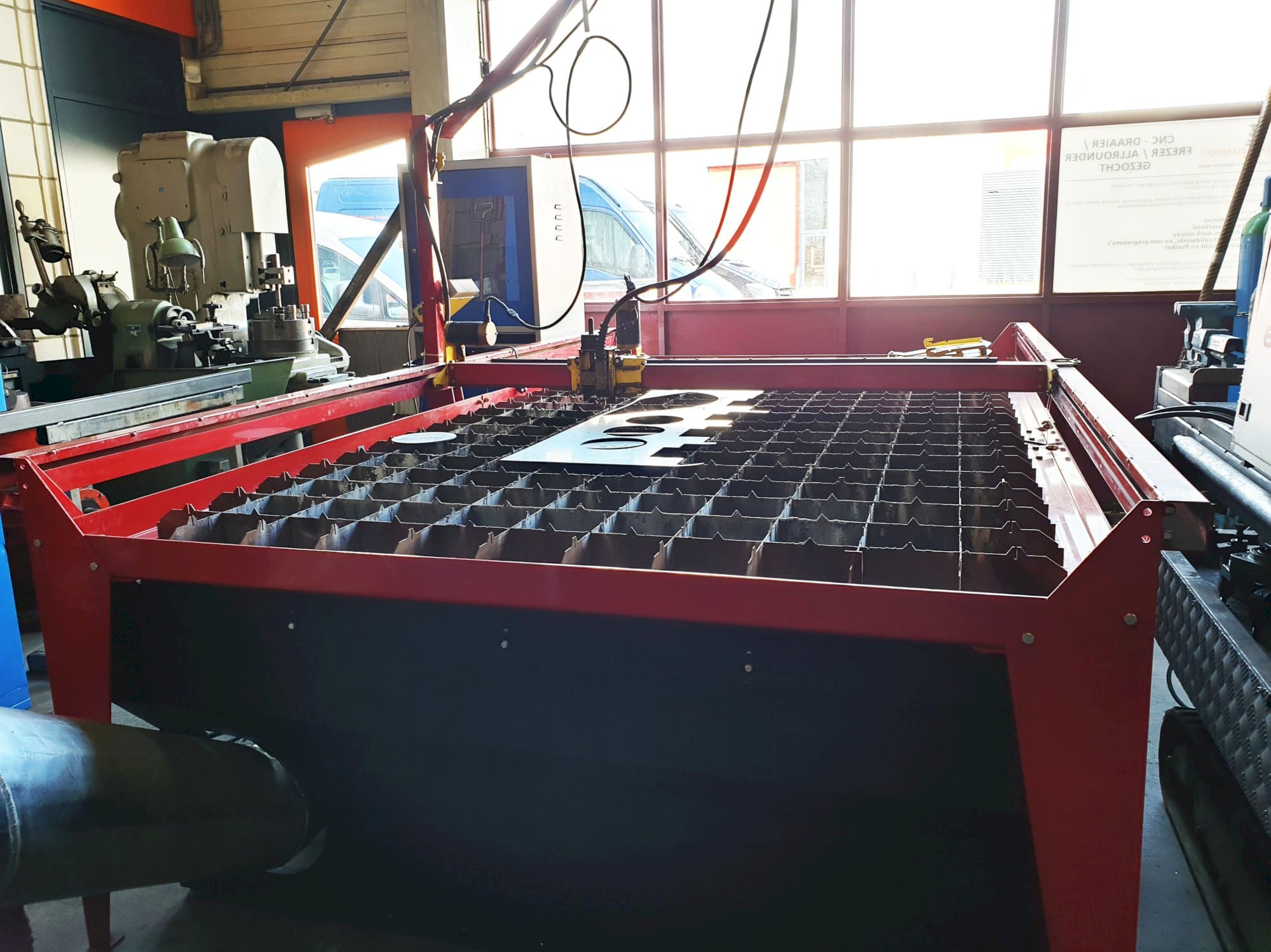 Arbeitsraum der Plasmacam Samson 510 Maschine