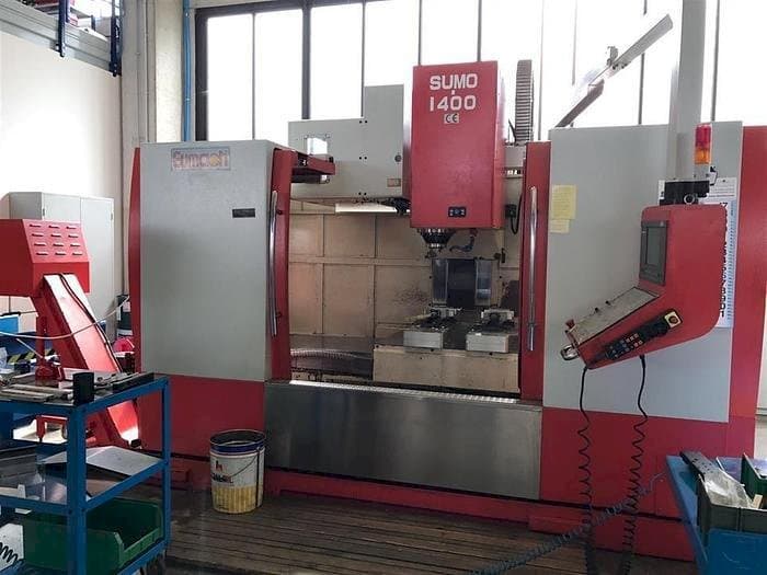 Frontansicht der Eumach SUMO 1400 Maschine