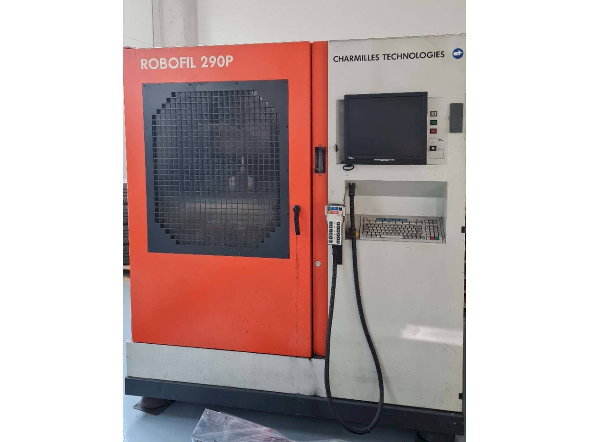 Frontansicht der CHARMILLES Robofil 290P Maschine