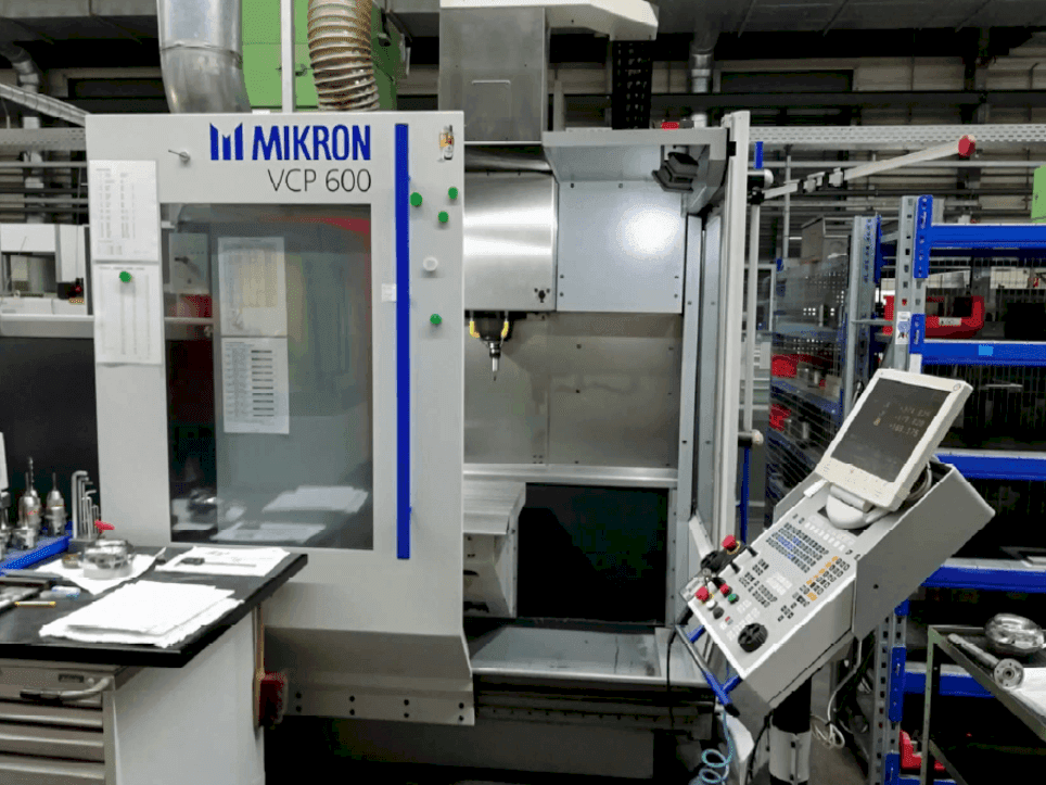 Frontansicht der MIKRON VCP 600  Maschine