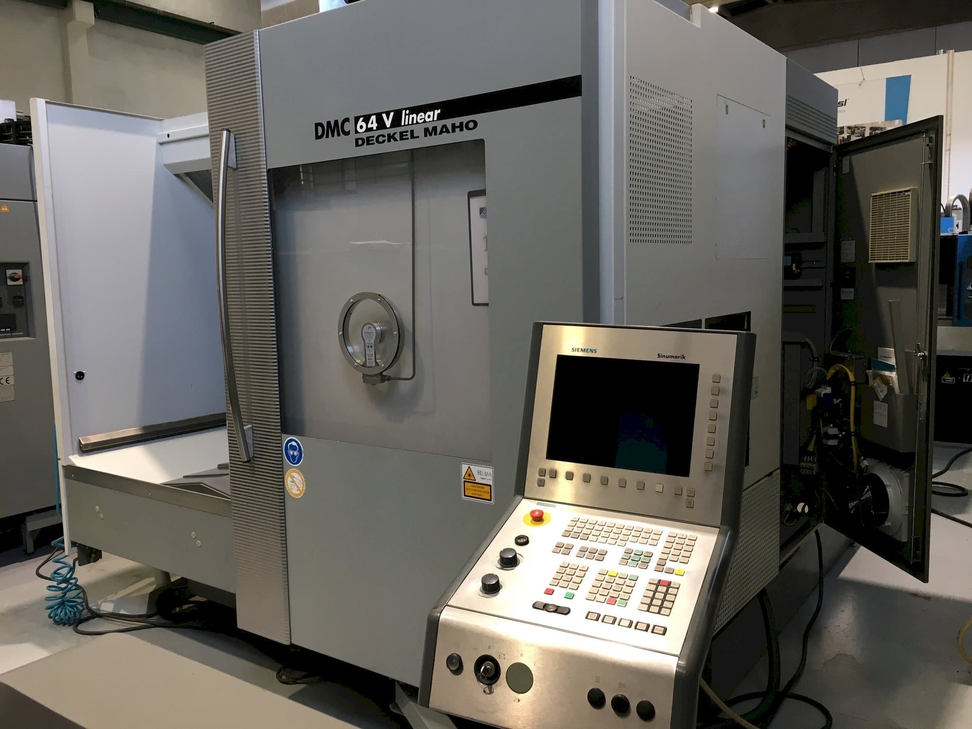 Frontansicht der DECKEL MAHO DMC 64V linear Maschine