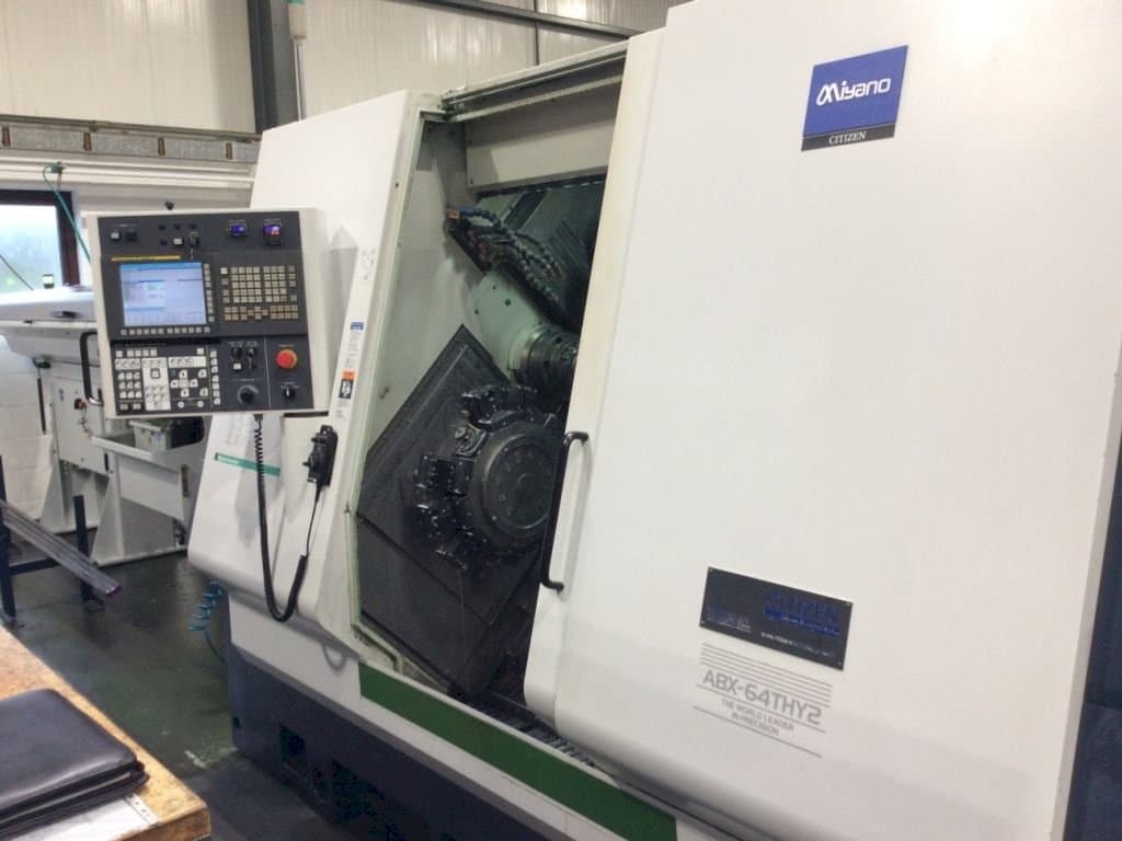 Frontansicht der Miyano ABX 64 THY2  Maschine