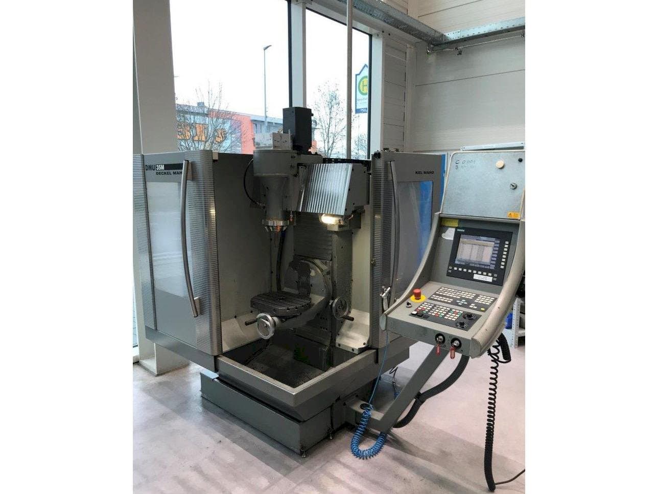 Frontansicht der DECKEL MAHO DMU 35 M Maschine