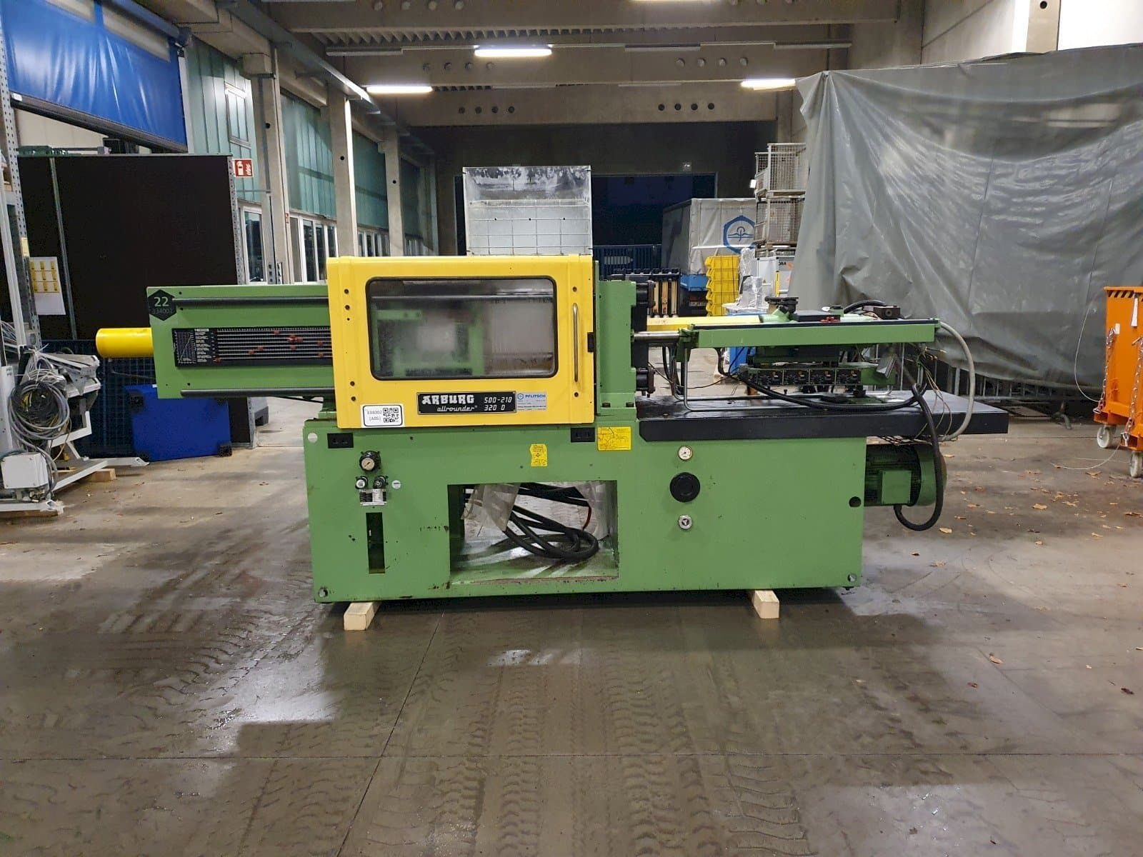 Frontansicht der Arburg Allrounder 320 D 500-210 Maschine