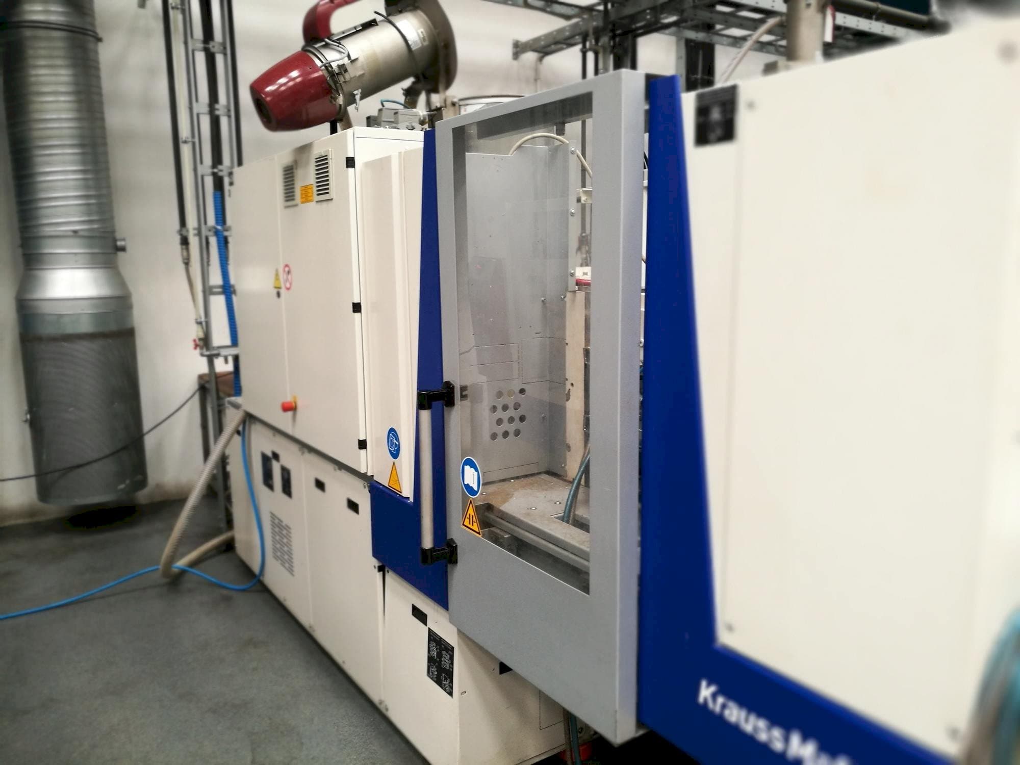 Frontansicht der Krauss Maffei KM 35-55 CX  Maschine