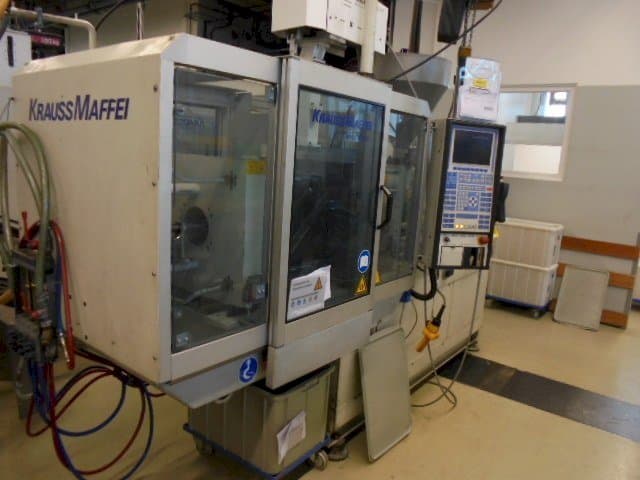 Frontansicht der Krauss Maffei KM 50-220-C2  Maschine