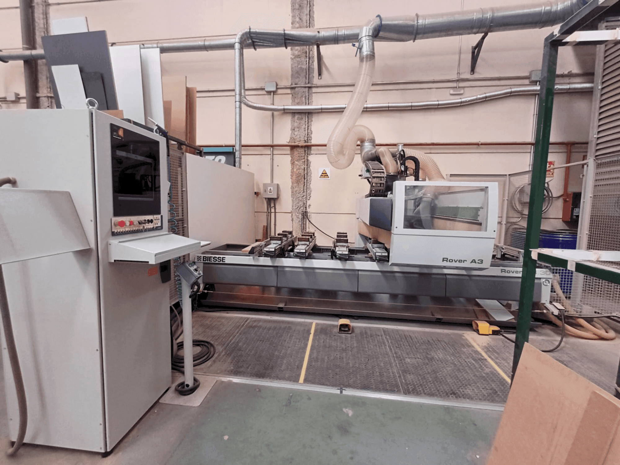 Frontansicht der BIESSE OVER A 330 K3 S  Maschine