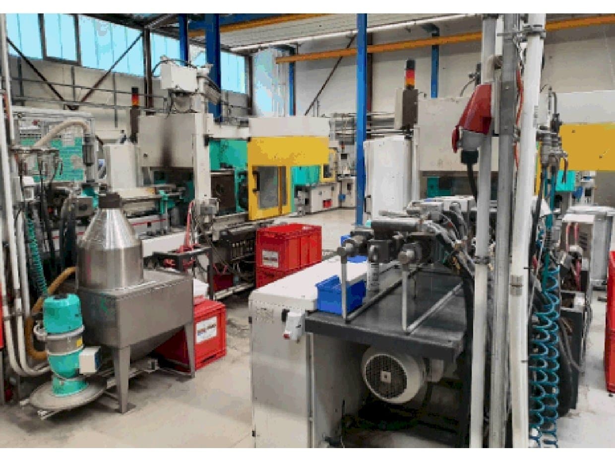 Seitenansicht der Arburg 320 C 600-250 Maschine