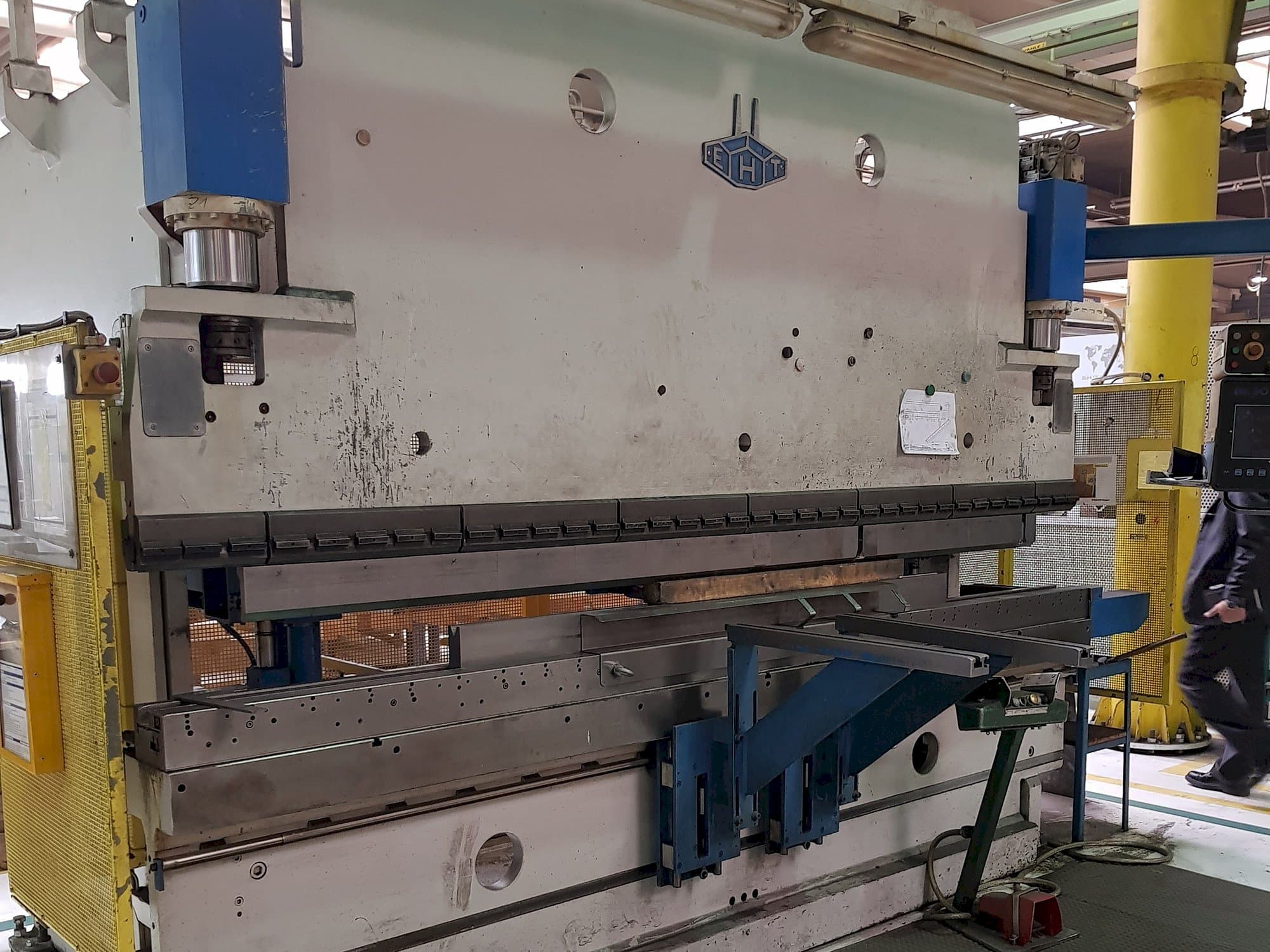 Linke Seitenansicht der EHT EHPS 11-35  Maschine