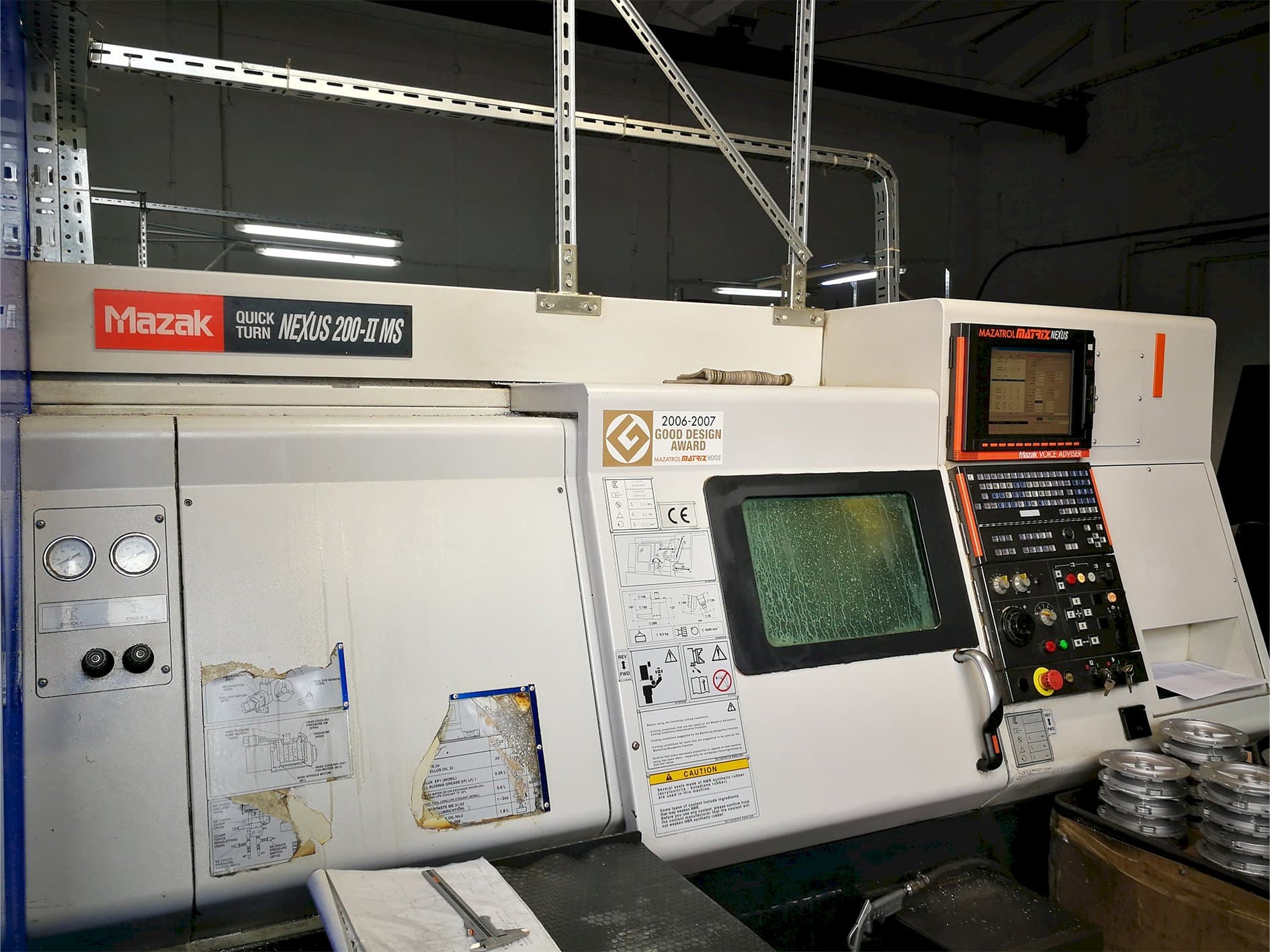 Frontansicht der Mazak Quick Turn Nexus 250-II MS Maschine