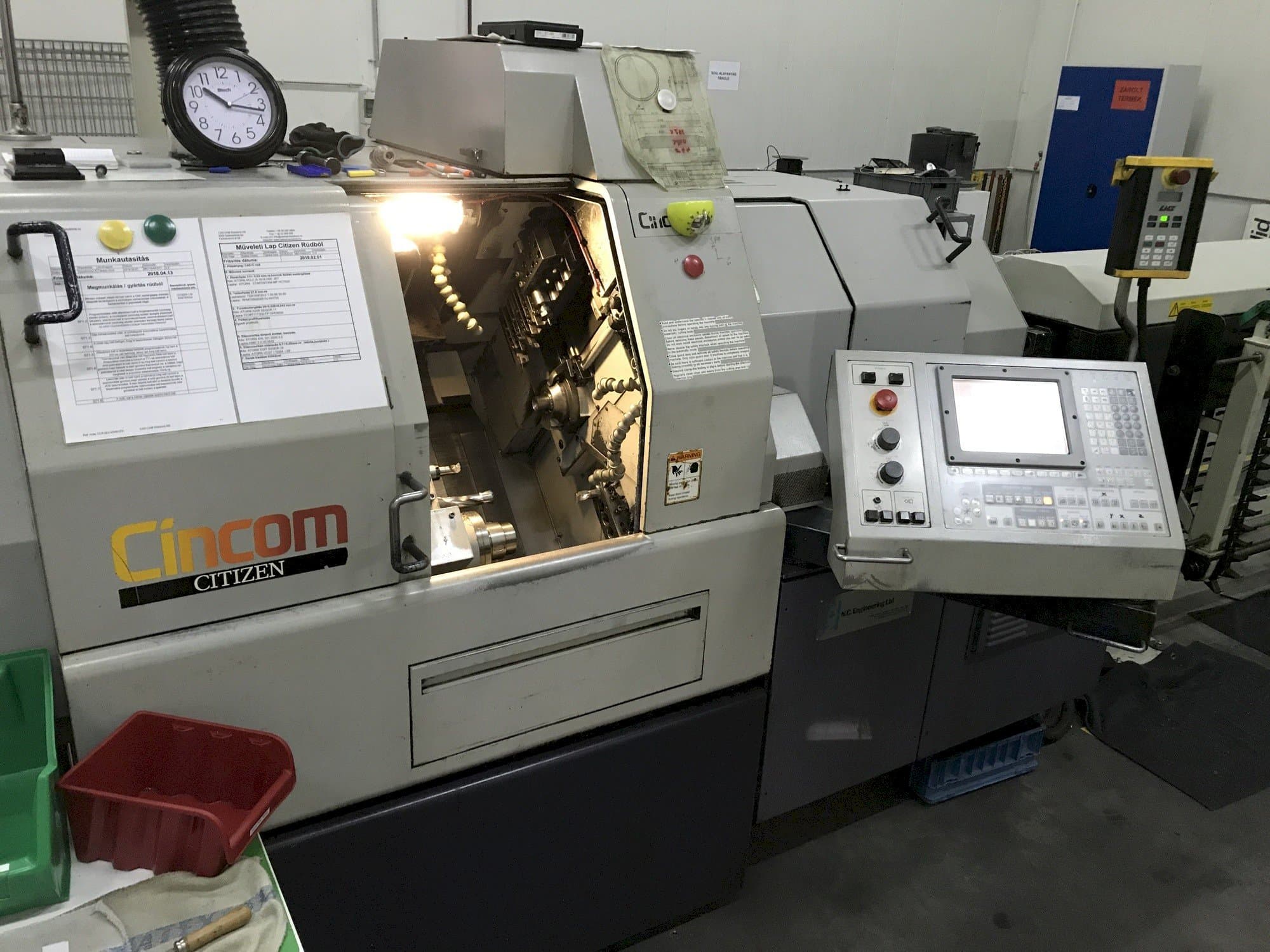 Frontansicht der Citizen Cincom L32 Maschine