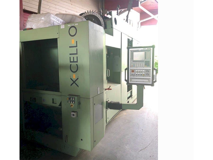 Frontansicht der Ex-cell-o XHC 241 M/3 Maschine