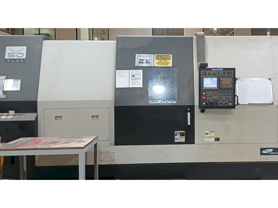 Frontansicht der Samsung PL60 Maschine