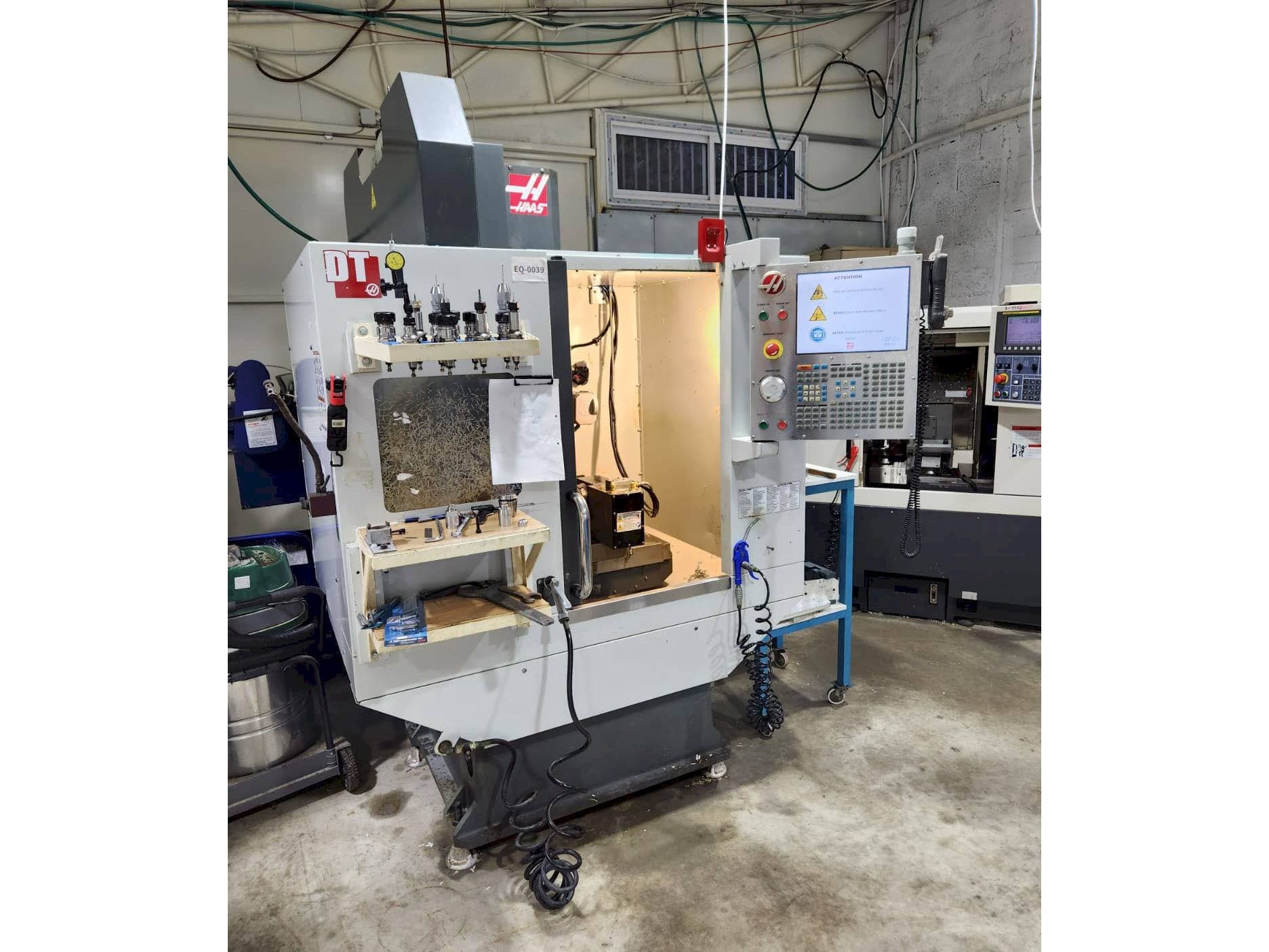 Frontansicht der HAAS DT-1 Maschine