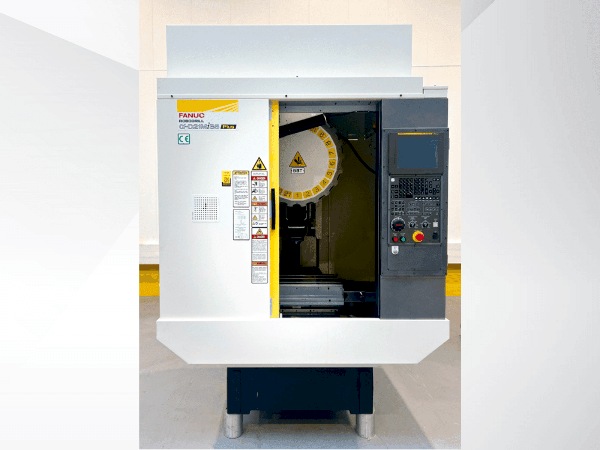 Frontansicht der FANUC ROBODRILL α-D21MiB5 Plus Maschine