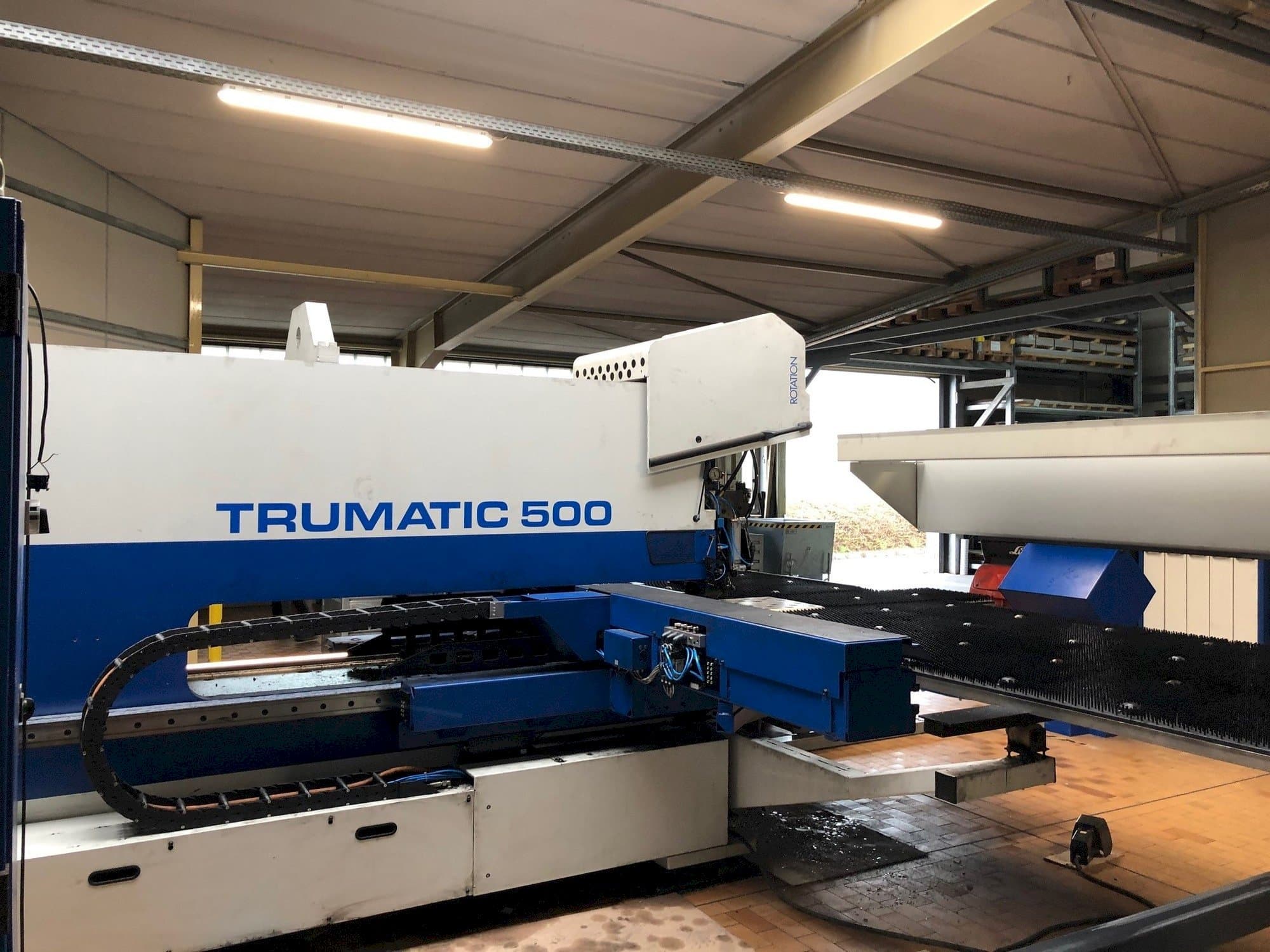 Frontansicht der Trumpf Trumatic 500  Maschine