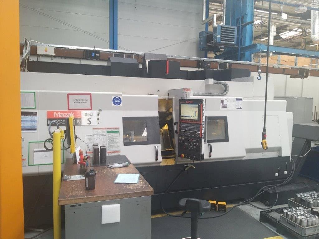 Frontansicht der Mazak Integrex 400-IV S Maschine