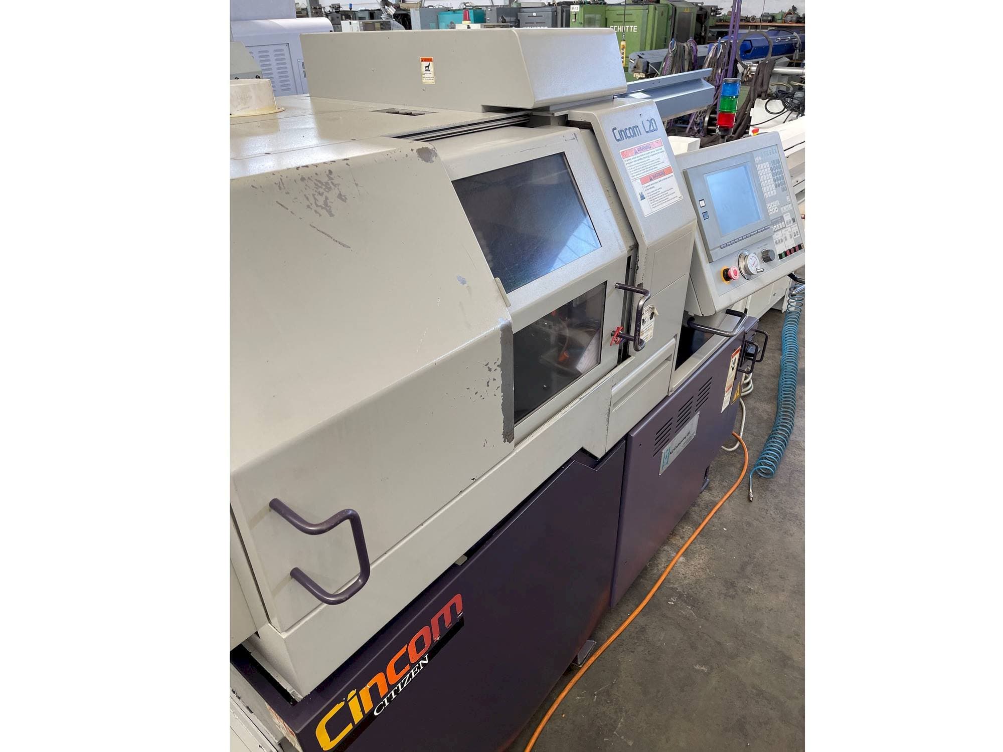 Frontansicht der Citizen L5 20-VII Maschine