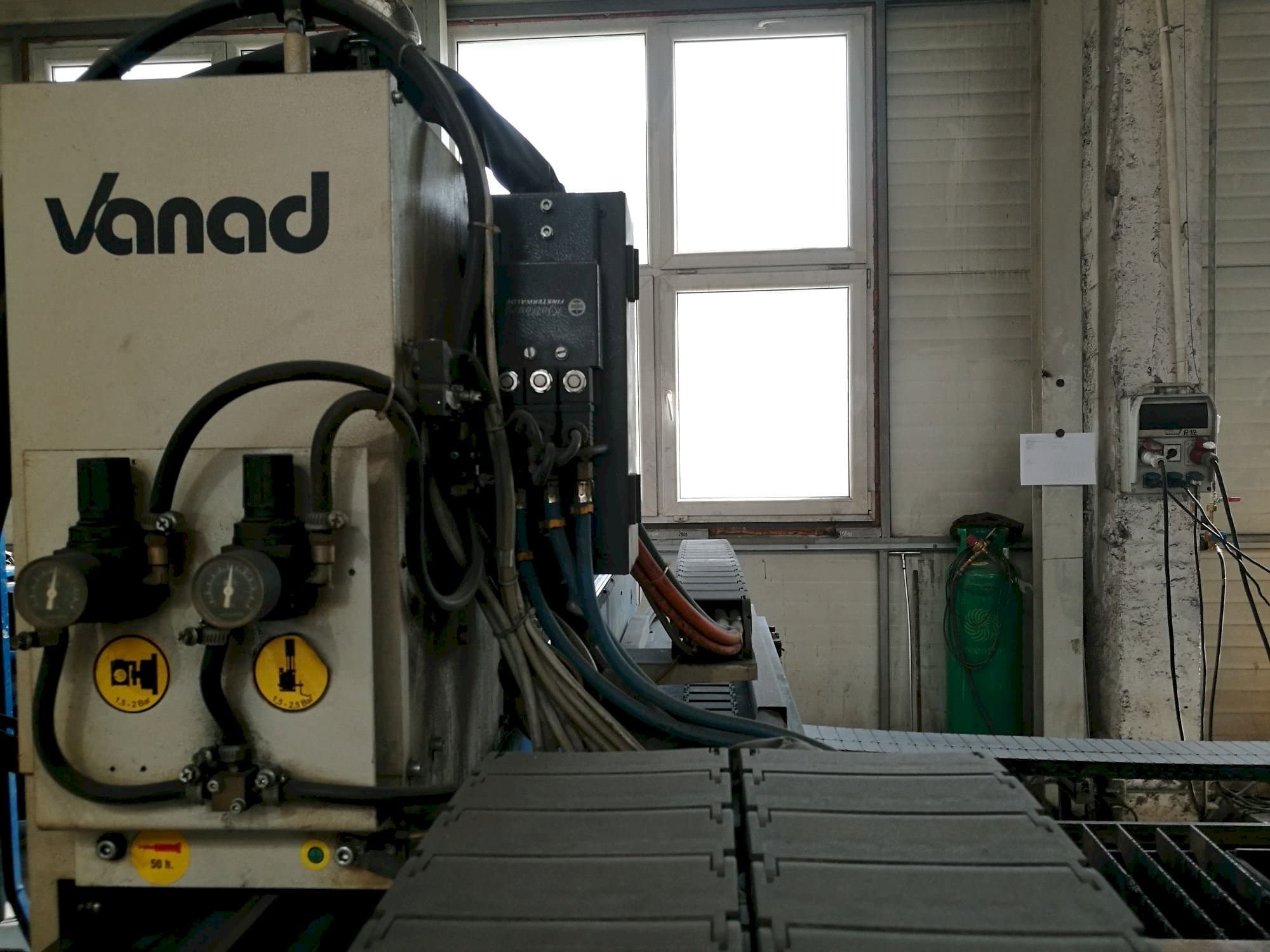 Frontansicht der Vanad Kjellberg Proxima HiFocus 80i Maschine