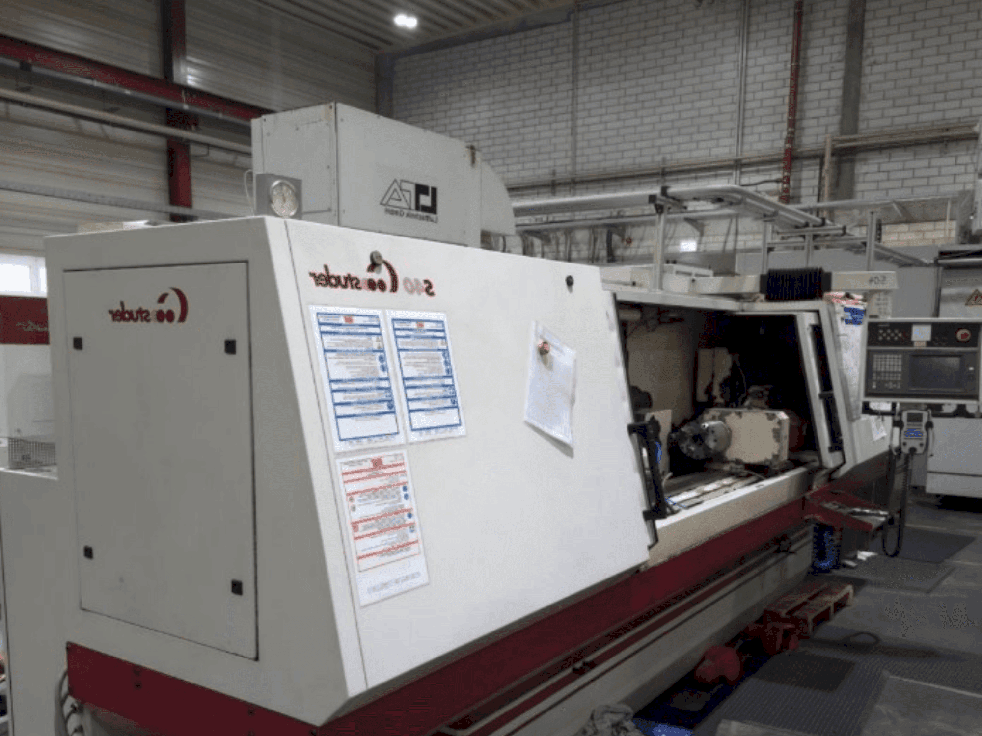 Frontansicht der STUDER S40 CNC (2001) Maschine