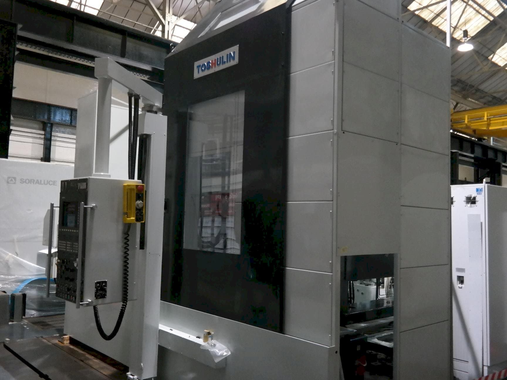 Frontansicht der TOS SKA 12 CNC Maschine