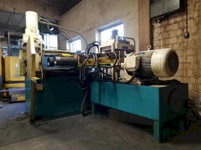 Frontansicht der EKALE REP-40-200-3 Maschine