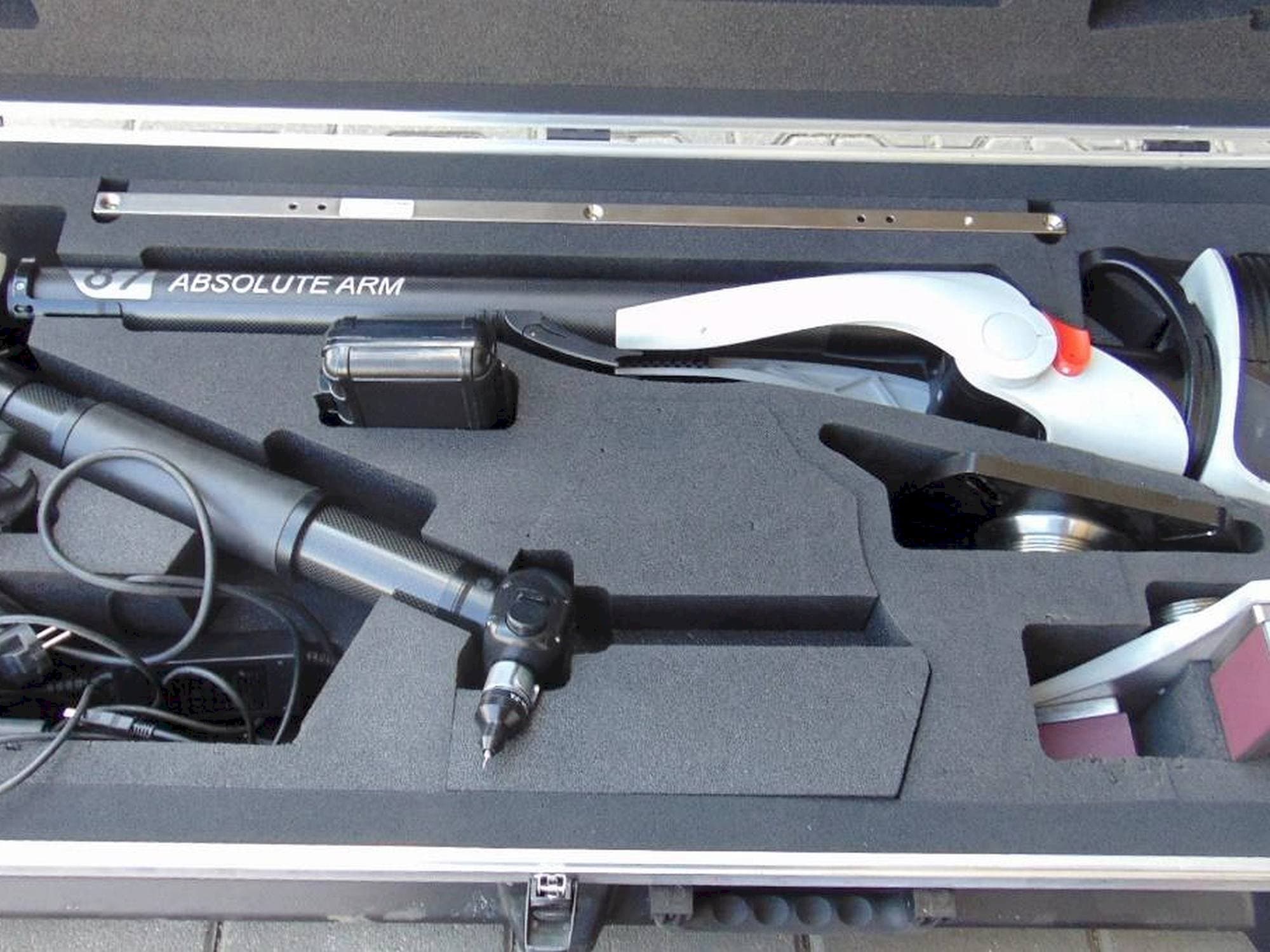 Frontansicht der Hexagon RA8 V1 Maschine