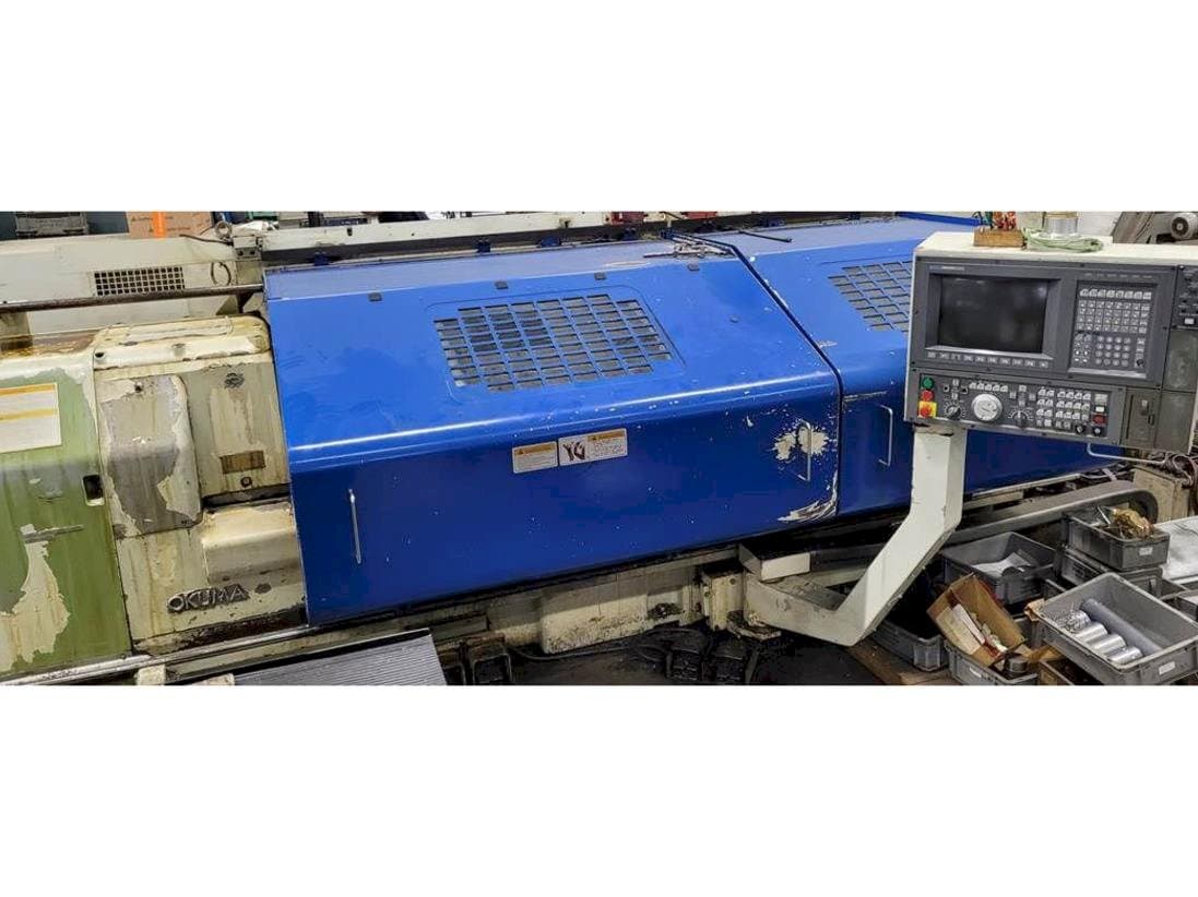 Frontansicht der Okuma LH35 Maschine