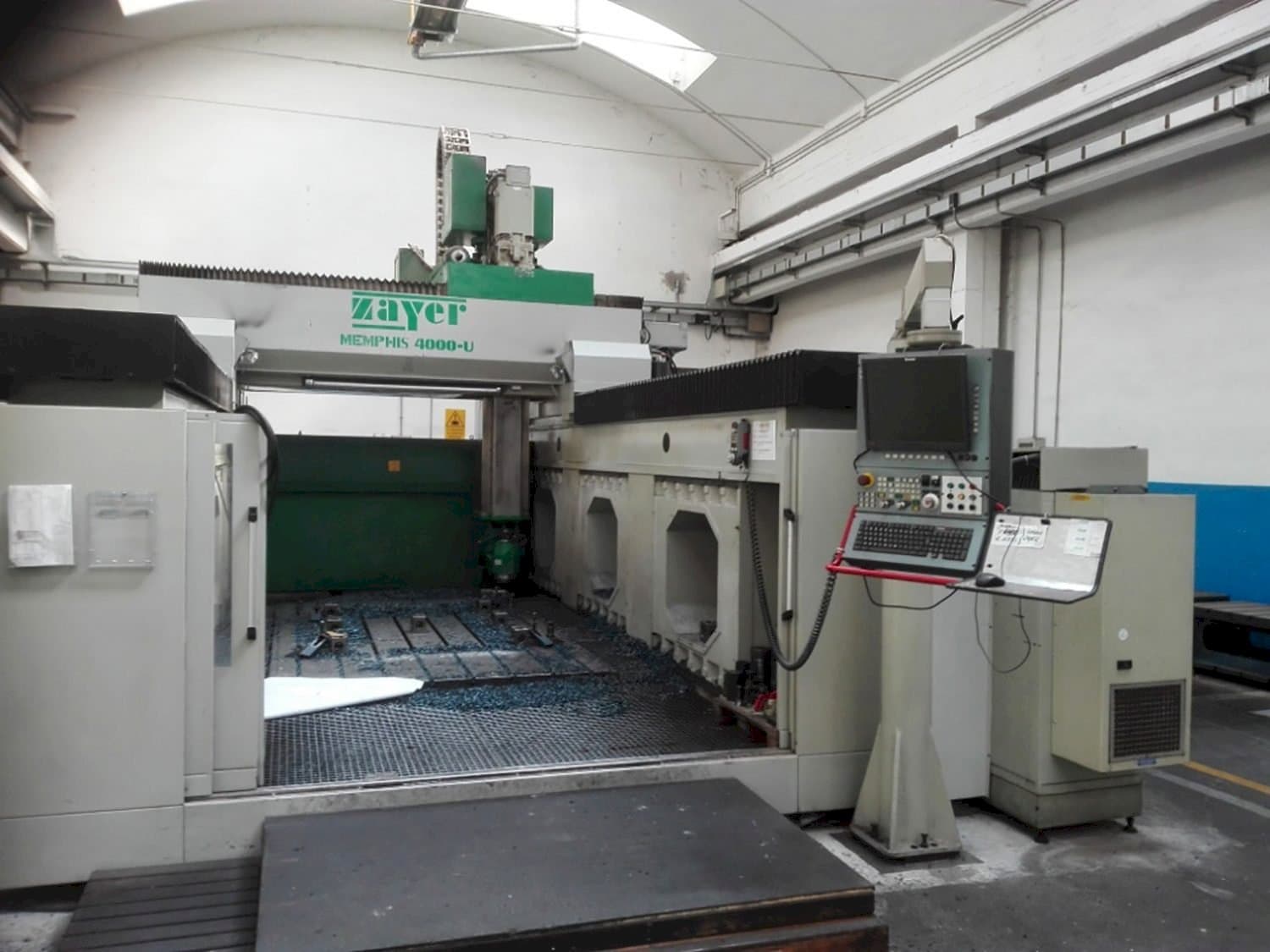 Frontansicht der Zayer Memphis 4000  Maschine