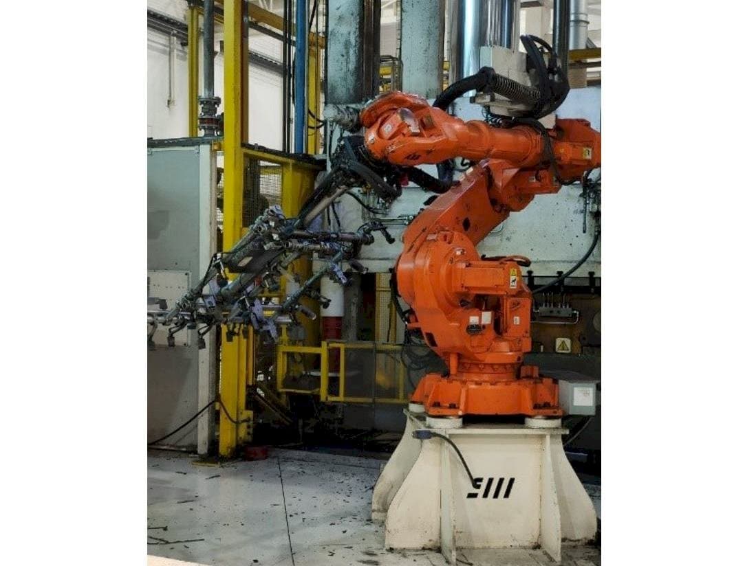 Frontansicht der ABB IRB 6640-185/2.8 Maschine