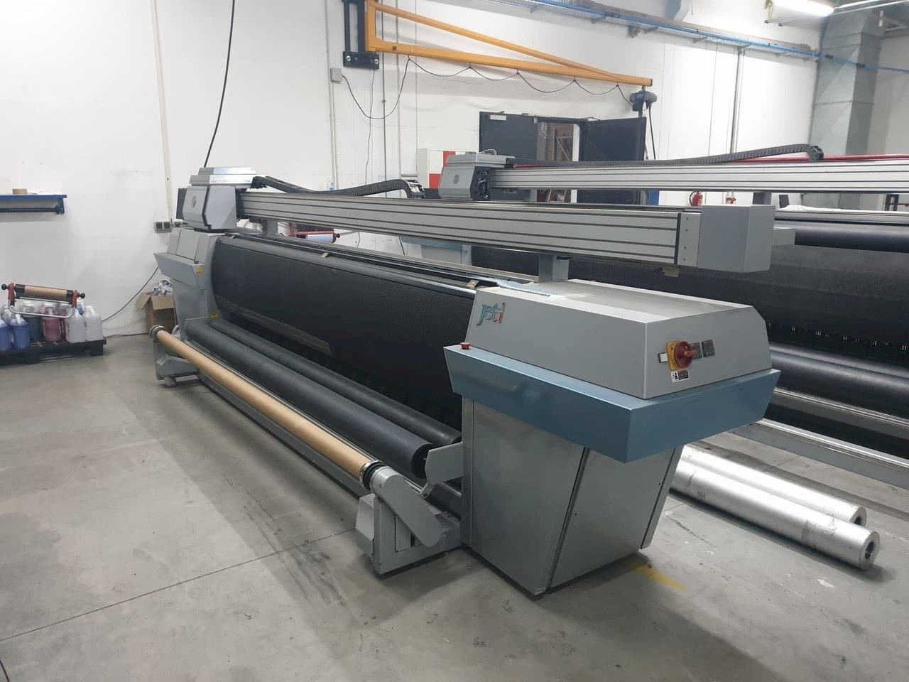 Frontansicht der JETI 3300 Maschine