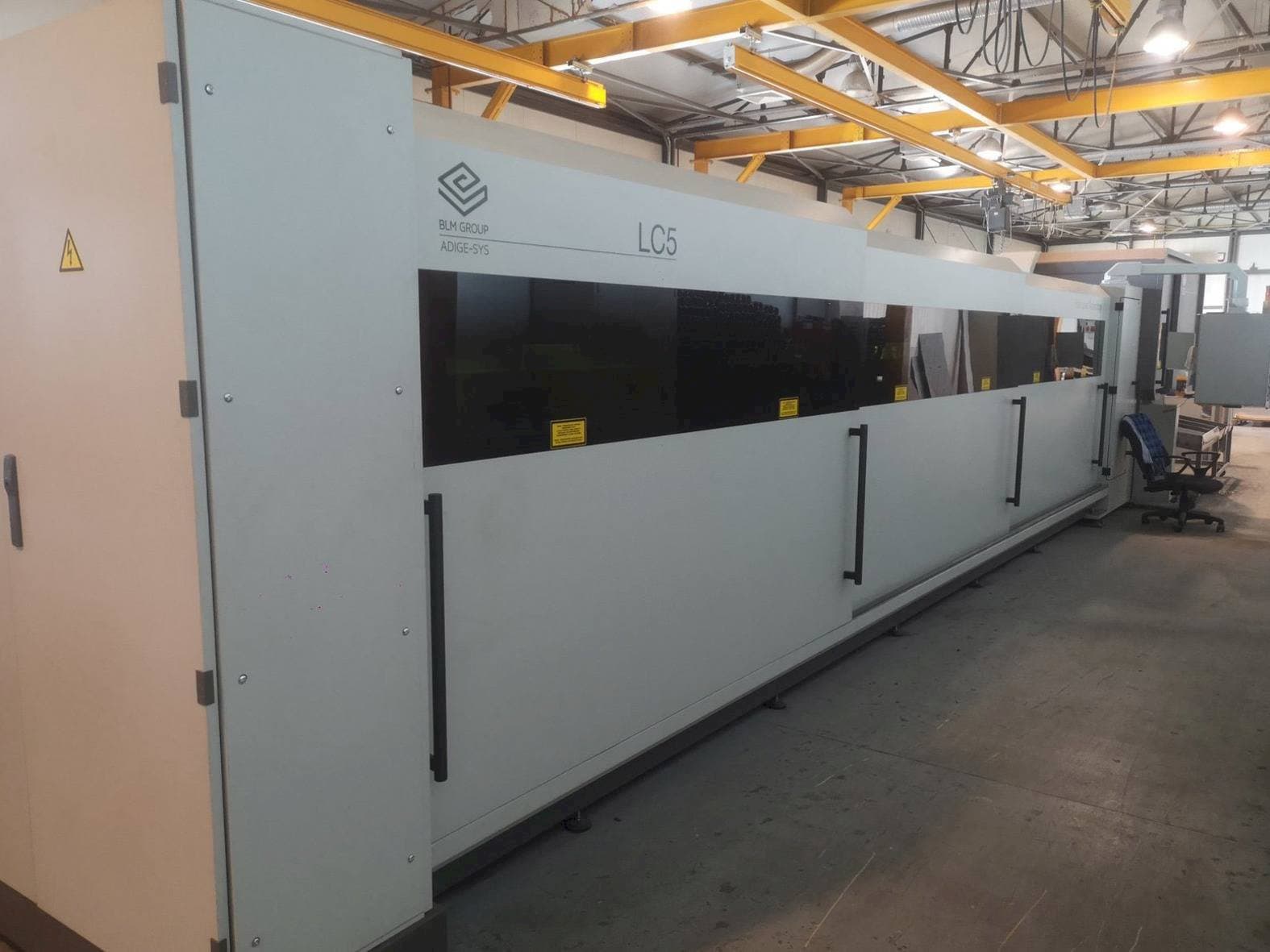 Linke Seitenansicht der BLM LC5 Maschine