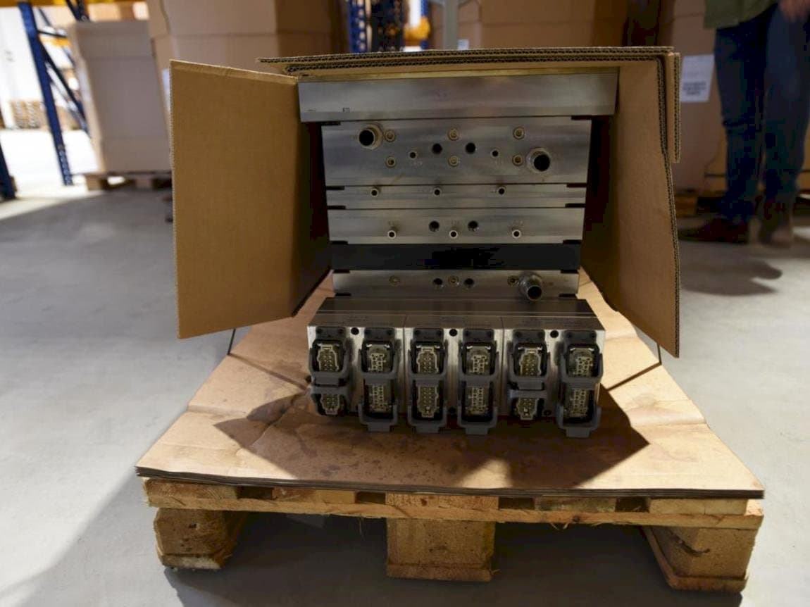 Frontansicht der HTW PCO 1810  Maschine