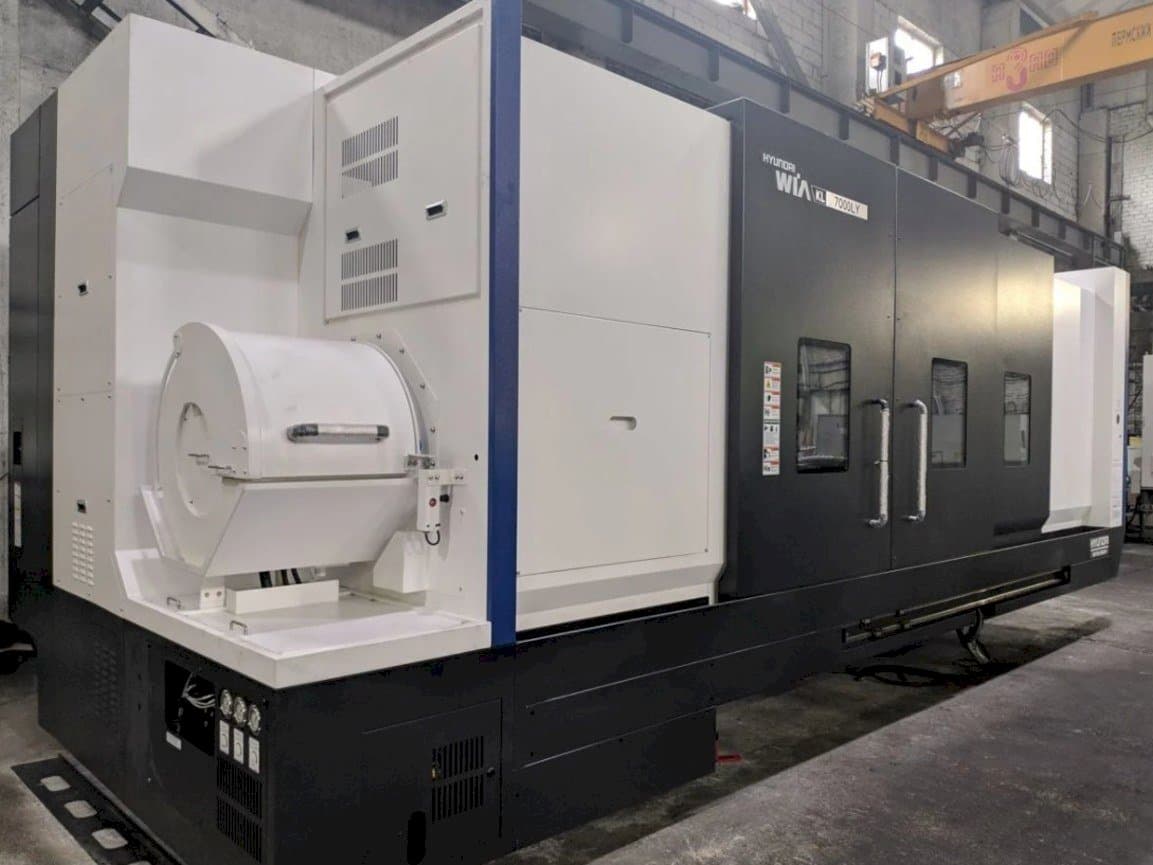 Frontansicht der Hyundai Wia KL 7000 LY  Maschine