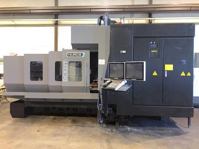 Frontansicht der Hurco DCX 22Ti Maschine