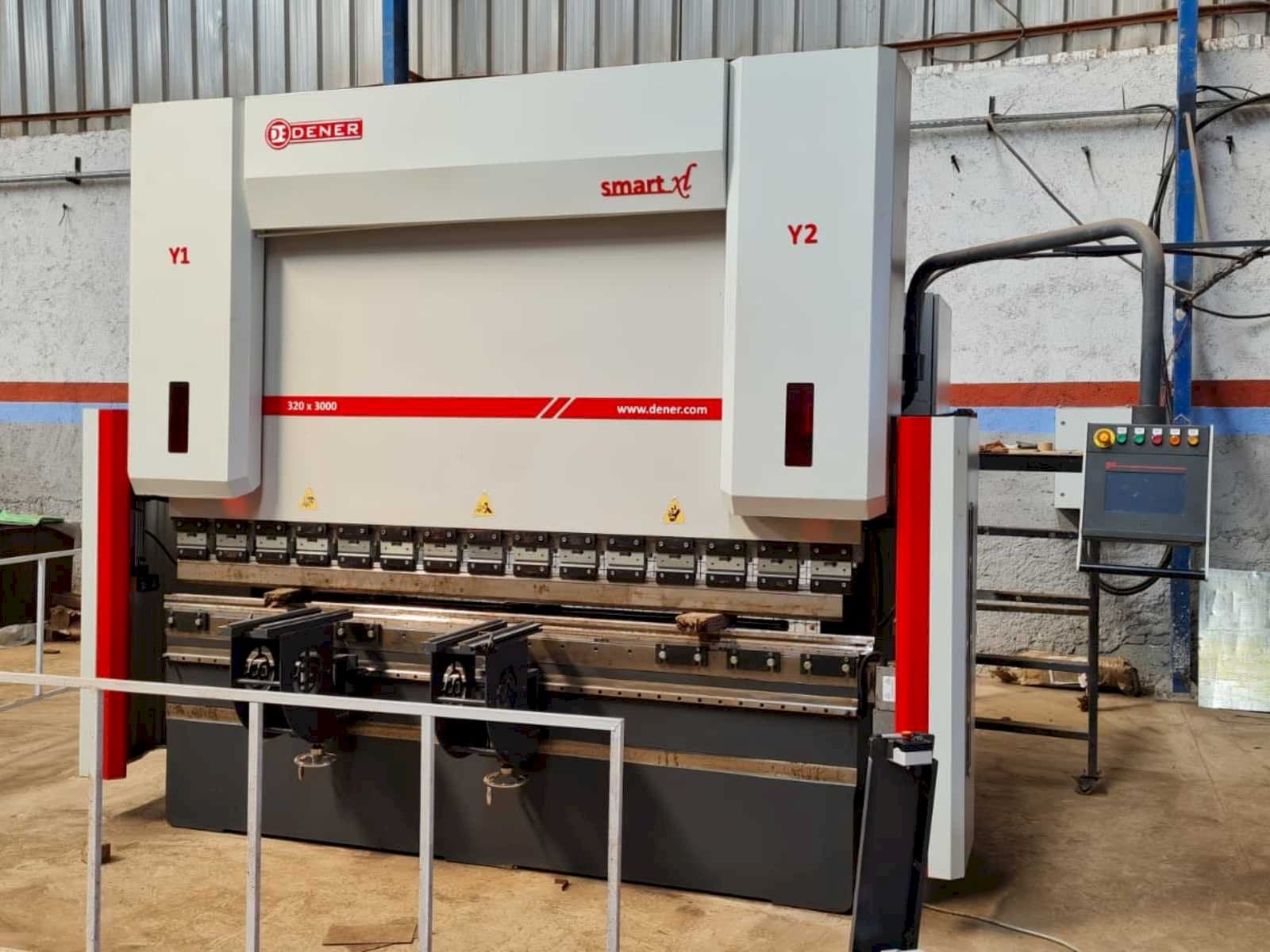 Frontansicht der DENER SX 30320 Maschine