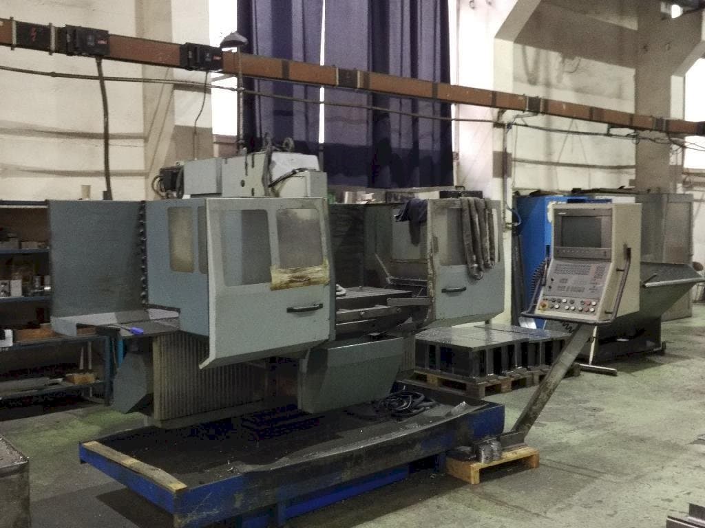 Frontansicht der TOS FGS 50 CNC-B  Maschine