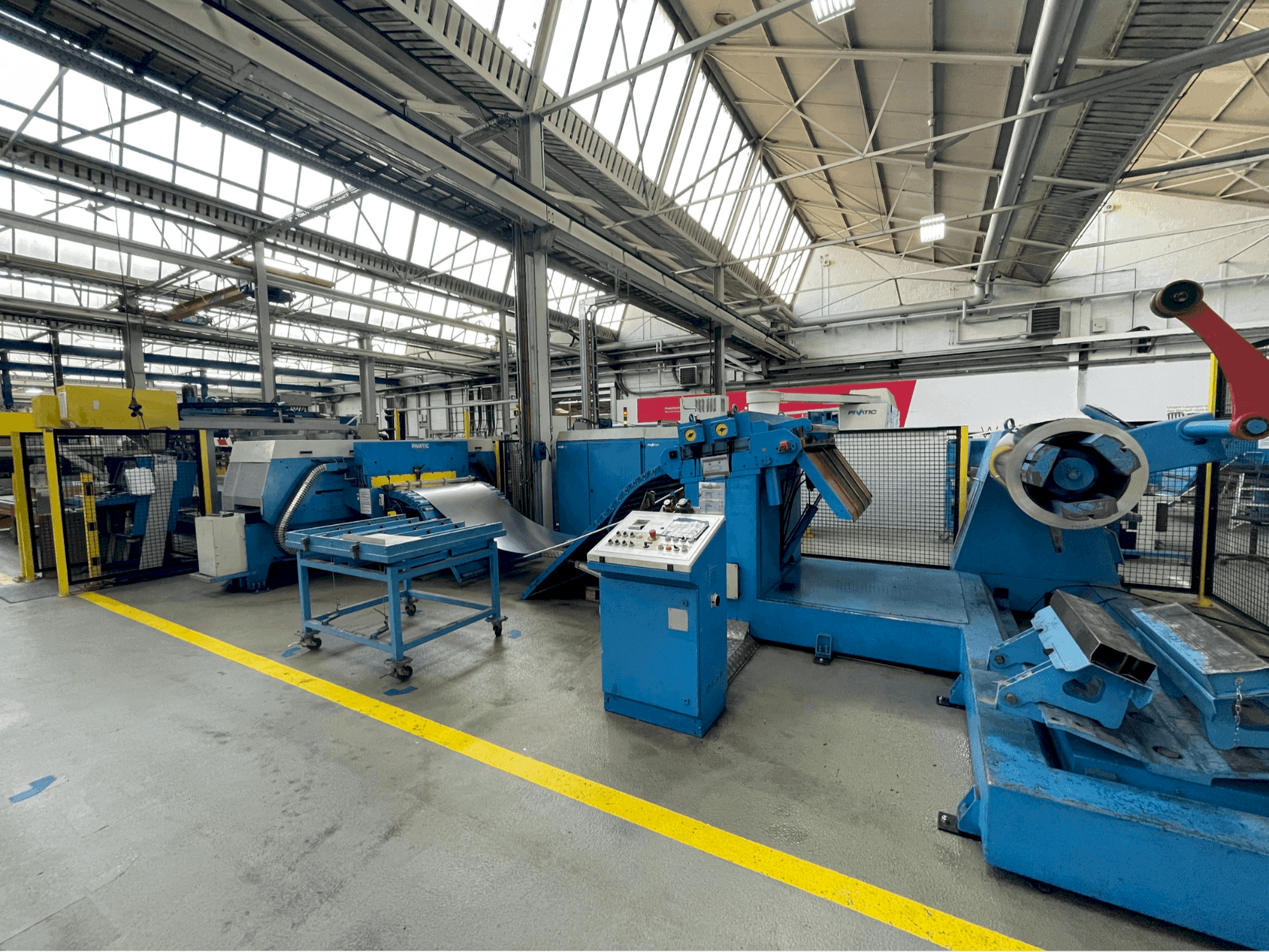 Frontansicht der Pivatic P125  Maschine