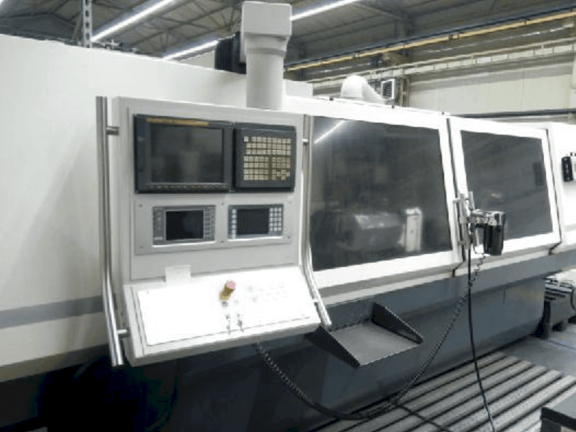 Frontansicht der STUDER S40 CNC Maschine