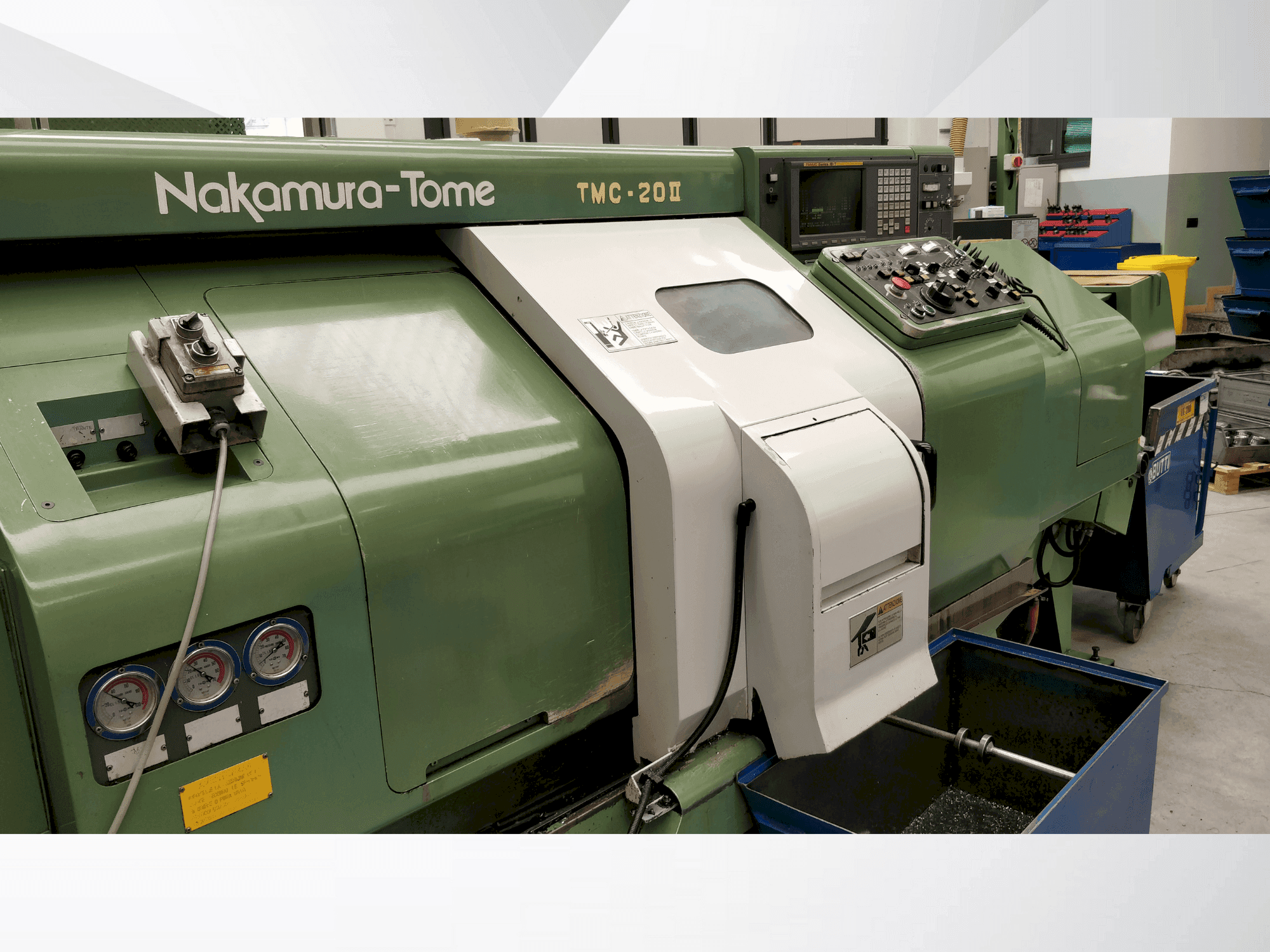 Frontansicht der NAKAMURA-TOME TMC20-II  Maschine